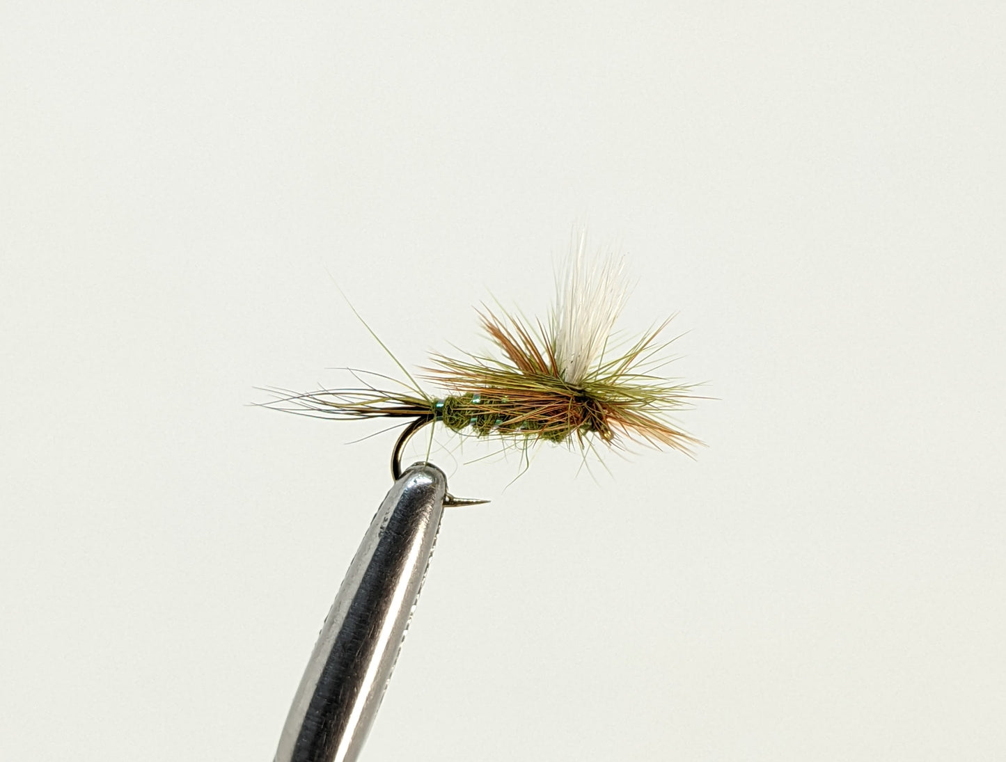 Green Drake Parachute Fly fishing fly. Dry, subsurface and nymph flies for anglers and fisherman. All the flies you need for sale online. Flies to buy online. Online fly fishing supplies. Catch fish with flies from Frontier Flies.